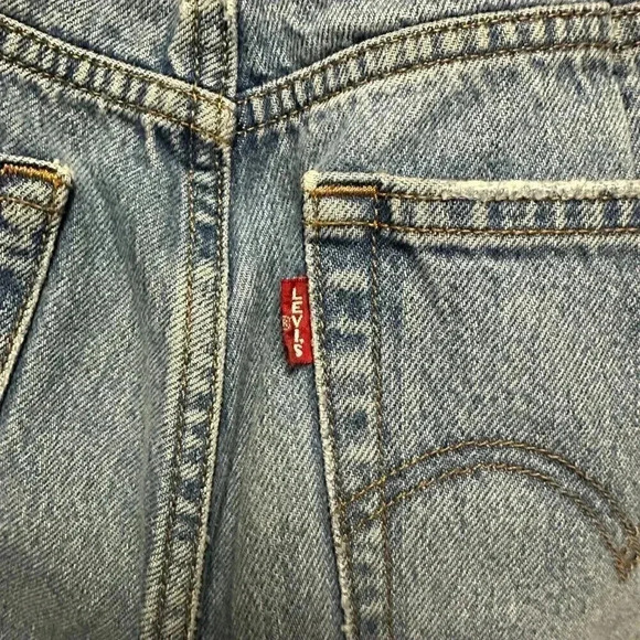 Levis brand premium denim distressed jeans - Picture 4 of 6